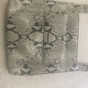 👛👛CLEARANCE SALE 👛👛 Nine West Gray and Black Snakeskin Crossbody Bag